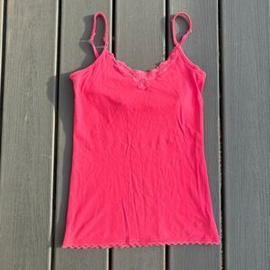 Hot pink lace trim camisole American Eagle Y2K 2000s bratz coquette